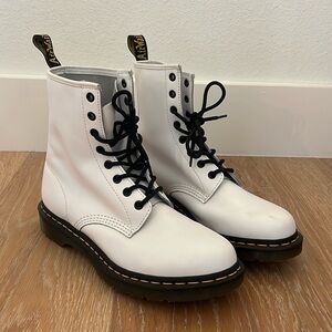 Women’s Dr. Marten’s, 1460 Smooth Leather Lace Up Boots, size 10 US